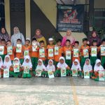 Kelas 1 Gelar Kegiatan Belajar Sehari Bersama Orang Tua, Warnai Gambar dengan Plastisin